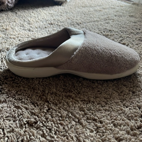 Memory foam slippers - Picture 4 of 5